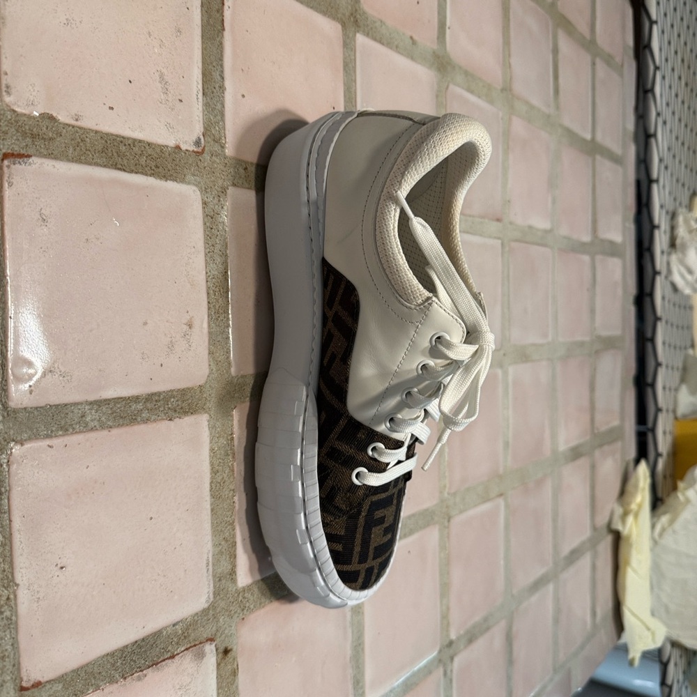 Fendi Tess Brown and White Sneakers. - Picture 6 of 11